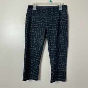 Z by Zella Knee-Length Leggings | Size Small | Black & Gray
